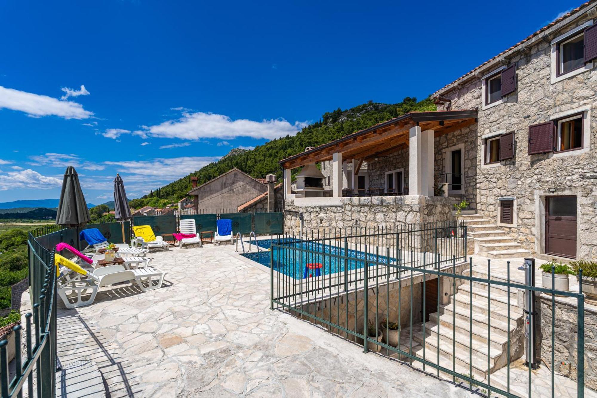 Private Pool Villa - Meditteranean Peace Слано Екстер'єр фото