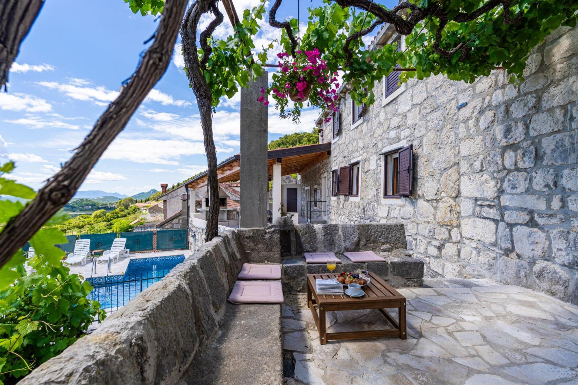 Private Pool Villa - Meditteranean Peace Слано Екстер'єр фото