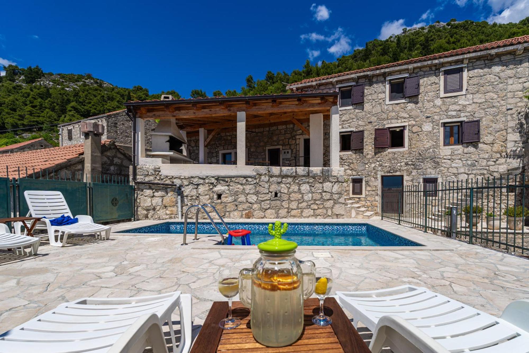 Private Pool Villa - Meditteranean Peace Слано Екстер'єр фото